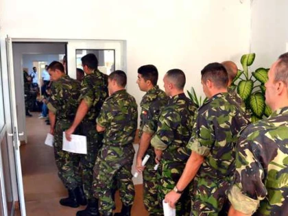 Armata recrutează tineri. Peste o mie de locuri, disponibile pentru 2018