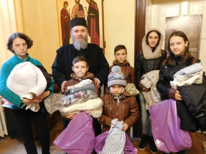 ARTICOLE DE IMBRACAMINTE PENTRU COPIII ARADENI DIN FAMILII CU O SITUATIE PRECARA