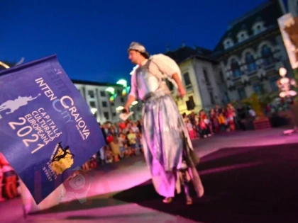 ARTISTII PAPUSARI DIN ARAD AU FACUT SENZATIE LA CRAIOVA