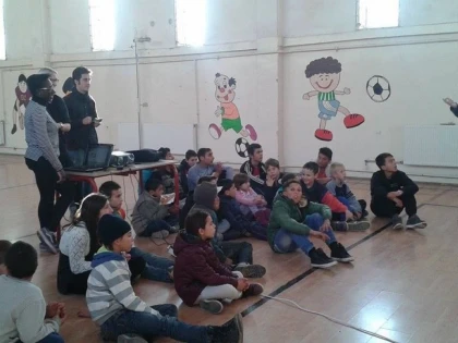 ASOCIATIA SIRINA ORGANIZEAZA ACTIVITATI DE VOLUNTARIAT CU ELEVII DIN INEU