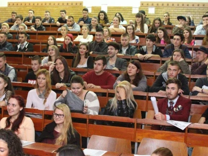 Astăzi începe un nou an universitar