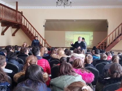 Atelier de prevenție a victimizării minorilor, la Școala Gimnazială din Zăbrani