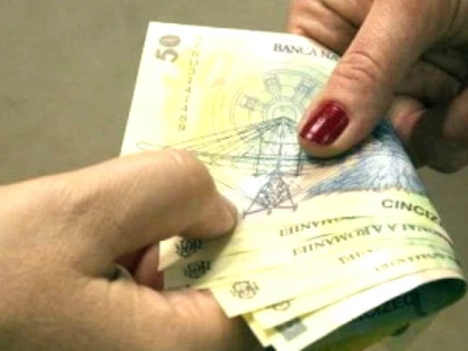 Atenție, arădeni! Falși angajați ai Companiei de Apă cer bani de la clienți