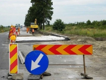 Atenție, șoferi! Lucrări de reparații pe DN 79 Arad - Oradea