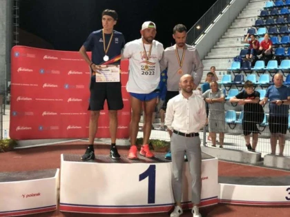 Atleţii arădeni s-au întors cu şase medalii de la Naţionale: veteranul Luchianov a luat aurul!