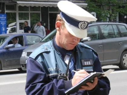 Au condus fără permis și s-au ales cu dosare penale