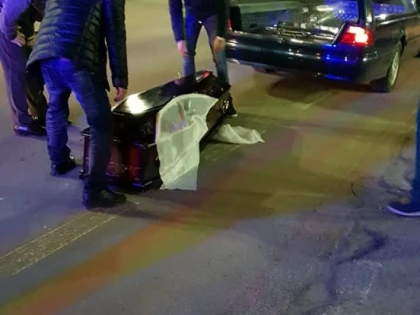 Au pierdut mortul în intersecție ! Imagini de Cascadorii râsului, lângă Pomenirea