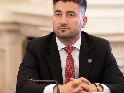 AUR propune limitarea cumpărării terenurilor agricole de către străini. Maximum 10 hectare pentru persoane fizice