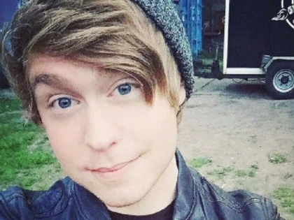 Austin Jones, arestat pentru pornografie infantilă