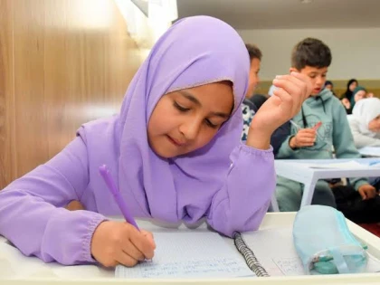  Austria interzice vălul islamic în școli. Fetele sub 14 ani nu mai pot purta hijab 