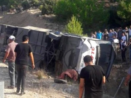 Autobuz al armatei răsturnat în Turcia: cinci militari morţi şi zece răniţi