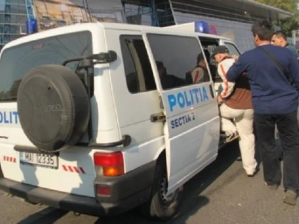 Autorii unui furt de motofierăstraie, identificați de polițiștii din Pecica