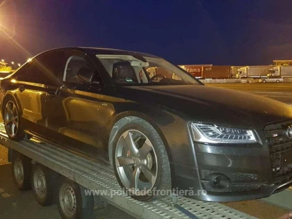 Autoturism căutat de autorităţile din Germania, depistat în vama Nădlac
