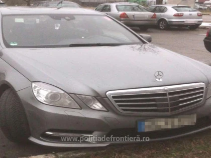 Autoturism căutat de autorităţile din Germania, descoperit de poliţiştii de frontieră arădeni