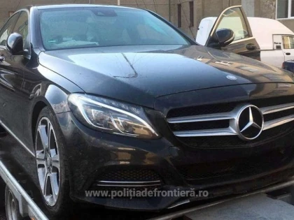 Autoturism căutat în Germania, descoperit în Vama Nădlac
