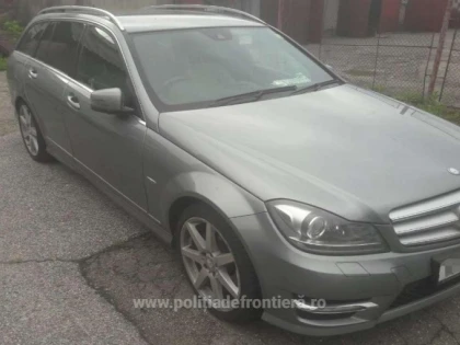 Autoturism căutat în Marea Britanie, depistat de poliţiştii de frontieră din P.T.F. Nădlac II
