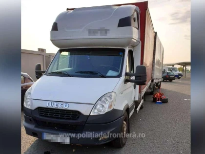 Autoutilitară căutată de autorităţile din România, descoperită de poliţiştii de frontieră arădeni
