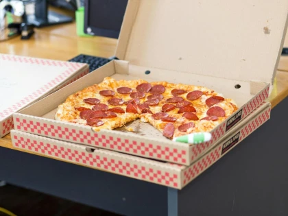 Avantajele personalizării cutiilor de pizza pentru brandul tău