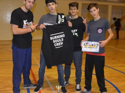 BAIETII DIN ,,BURNING SOULS CREW“ AU CASTIGAT COMPETITIA LA CRAIOVA
