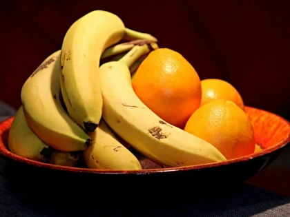 Bananele țin mai mult dacă le depozitezi în frigider