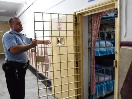 Bărbat de 59 de ani, acuzat de viol, depus în Penitenciarul Arad