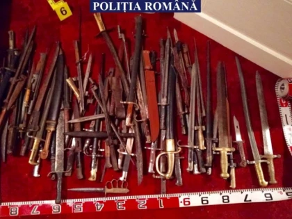 Bărbat din Galșa, reținut pentru contrabandă cu arme. Avea acasă pistoale, săbii și rachete de semnalizare