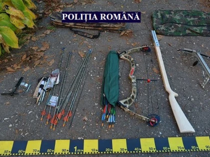 Bărbat din Lipova, reținut pentru deținere ilegală de arme și contrabandă
