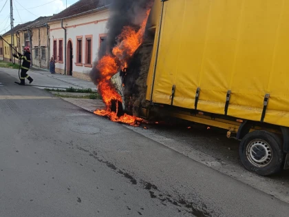 Bărbat din Macea, reținut pentru incendierea unei camionete în municipiul Arad