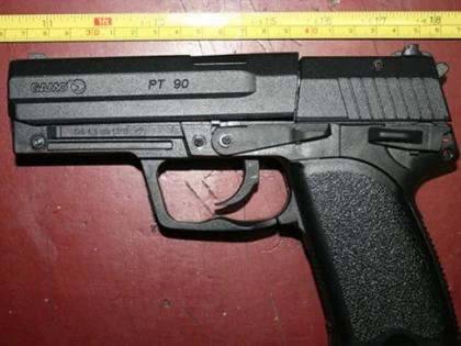 Bărbat din Sântana, prins cu pistol de tir sportiv fără acte