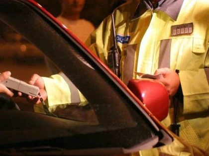 Bărbat din Sântana, reținut pentru infracțiuni rutiere