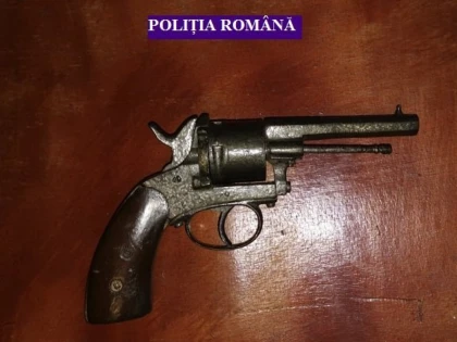 Bărbat din Șiria, reținut pentru nerespectarea regimului armelor și munițiilor