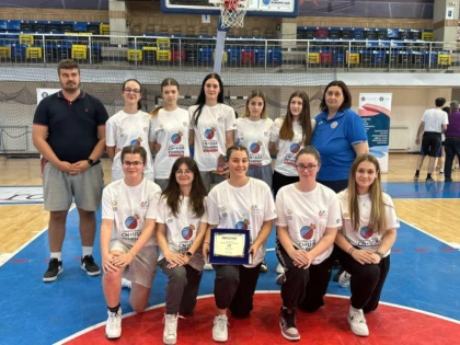 Baschetbalistele Gloriei Arad au încheiat pe locul 7 la turneul final național U18