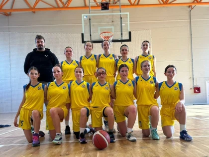 Baschetbalistele U15 de la CSȘ Gloria s-au impus pe linie la turneul semifinal de la Cluj