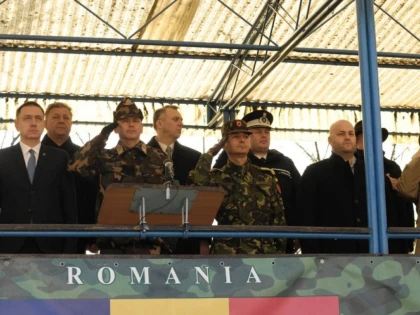 Batalionul Mixt a predat ştafeta, în prezenţa ministrului Fifor şi a deputatului Căprar