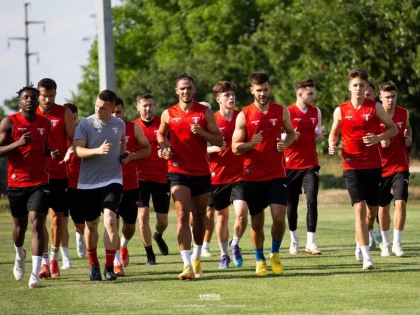 "Bătrâna Doamnă" s-a reunit sub comanda lui Ilie Poenaru: 25 de jucători la primul antrenament al verii!