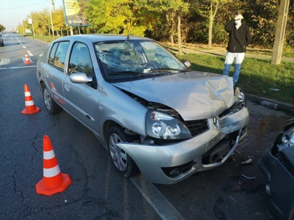 Beat la volan, s-a izbit de un copac, între Mănăștur și Vinga