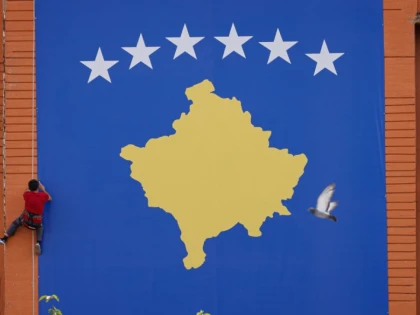 Belgradul condamnă vandalizarea mormintelor ortodoxe din Kosovo