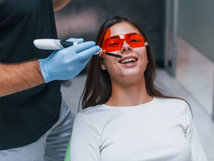 Beneficiile utilizării laserului în stomatologie