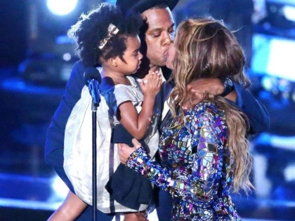 Beyoncé a devenit mamă de gemeni