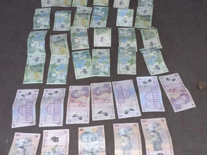 Bibi lovește din nou! Arădenii, indignaţi după ce primăria a postat o imagine cu bani confiscaţi de la un cerşetor