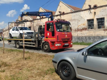 BIBI și Miliția Locală s-au pus pe ridicat mașinile pensionarilor care vor să se răcorească la BIDI