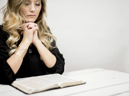 Biblia personalizată – transformă lectura biblică într-o experiență intimă și personală