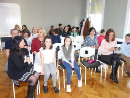 Biblioteca Județeană „Alexandru D. Xenopol“ Arad i-a răsplătit  pe cei mai fideli cititori