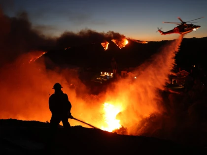 Bilanțul deceselor în urma incendiilor din Los Angeles a urcat la 16