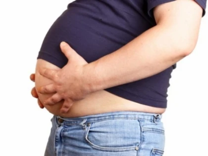 Boala anunțată de kilogramele depuse în zona abdomenului
