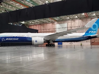 Boeing prezintă cel mai lung avion de pasageri din lume