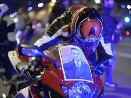 BOGDAN GIGINĂ, COMEMORAT DE COLEGI LA LOCUL ACCIDENTULUI