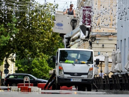 Bolta luminoasă de pe strada 1 decembrie, gata până la finele acestei săptămâni