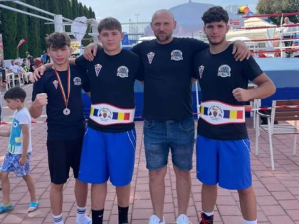 Boxerii de la Motorul Arad au câștigat două centuri în ringul de la Sibiu
