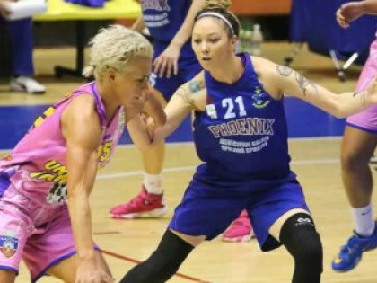 Brankica Hadzovic continuă în tricoul galben-albastru